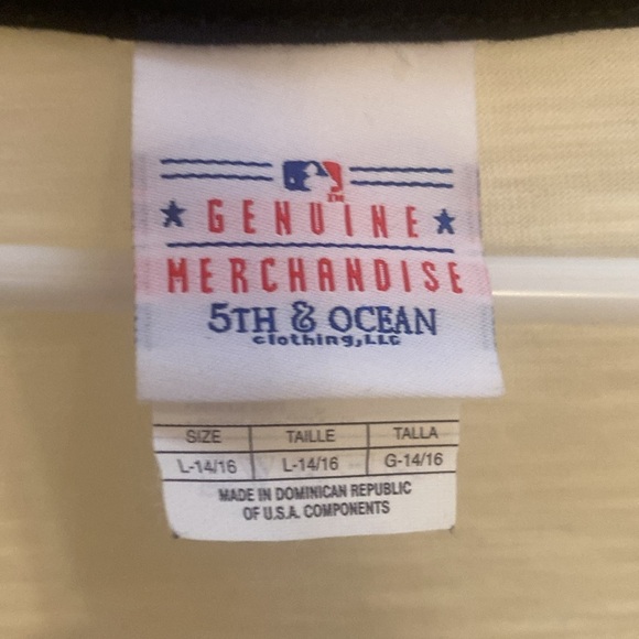 NWOT V-neck Res Sox cream tee - Picture 4 of 6